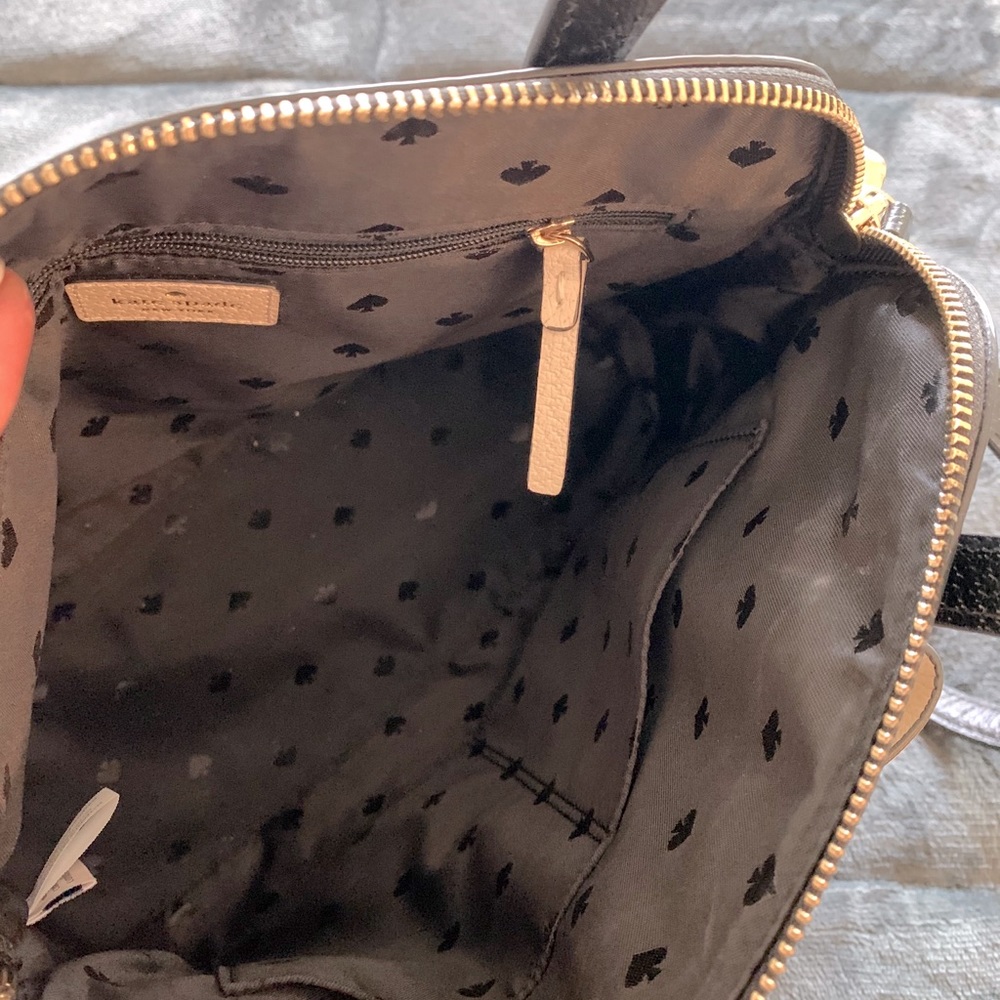 Cute Kate Spade, black crossbody Purse - Picture 5 of 6